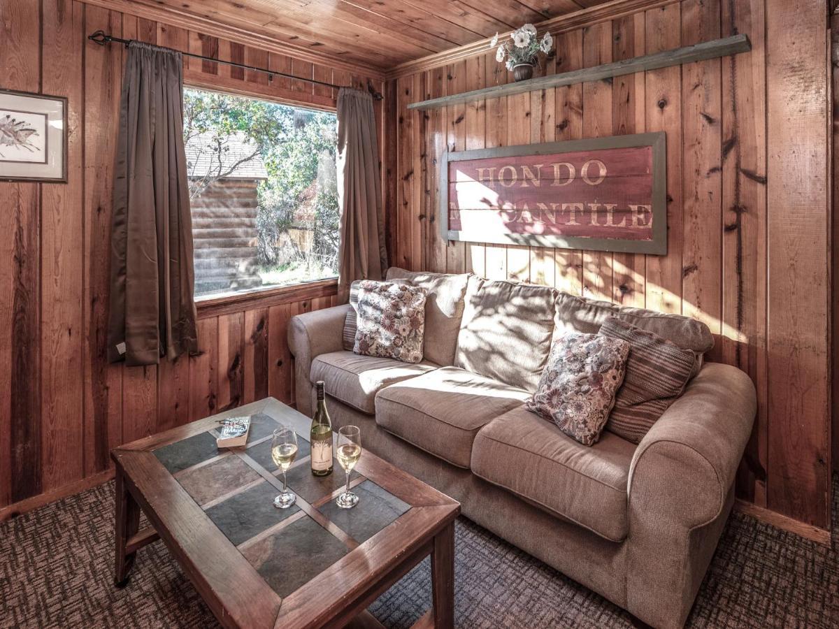 Destiny Cabin, 2 Bedrooms, Fireplace, Midtown, Sleeps 7 รุยโดโซ ภายนอก รูปภาพ